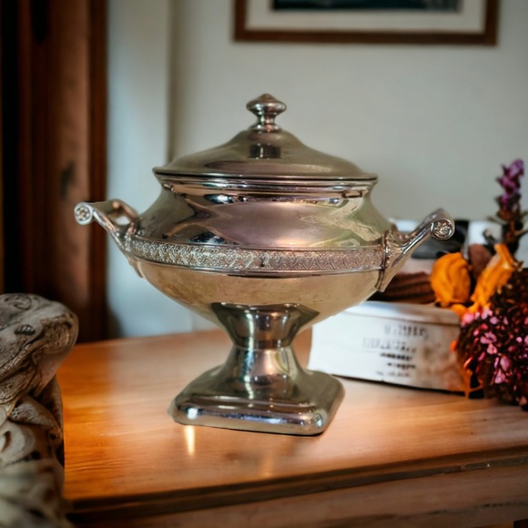 Vintage Manning-Bowman and Company MB Means Best Sugar Bowl with Lid - Picture 10 of 16